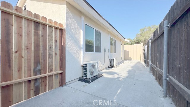 Building Photo - 284 N Palm Ave