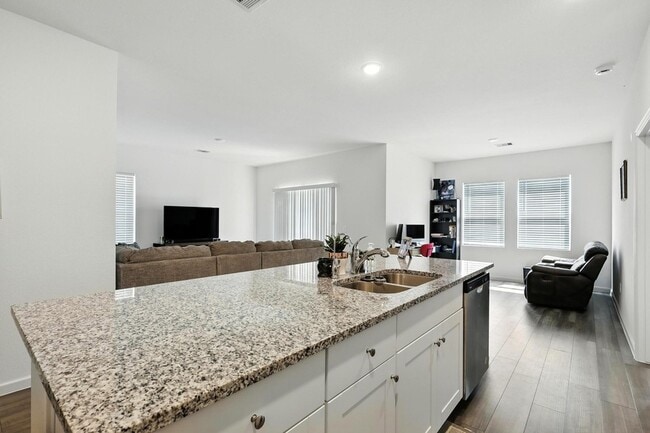 Building Photo - 5830 Capri Frst Dr