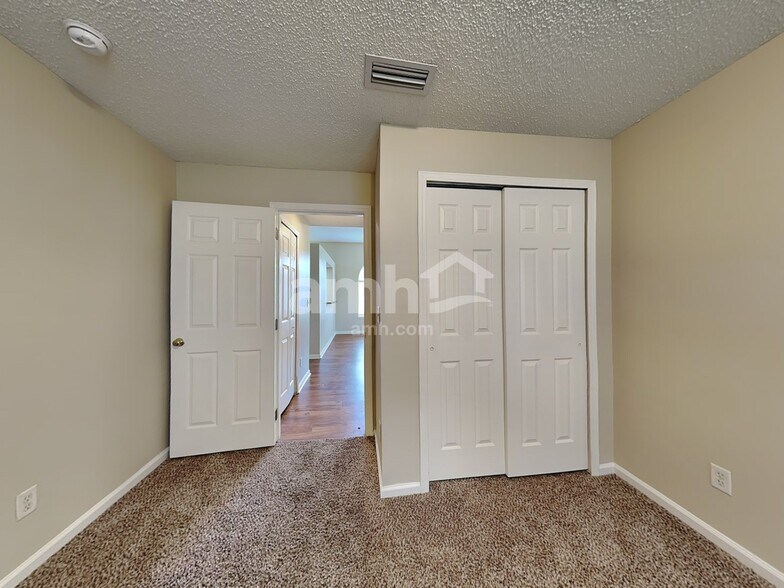 Building Photo - 12782 Guernsey St