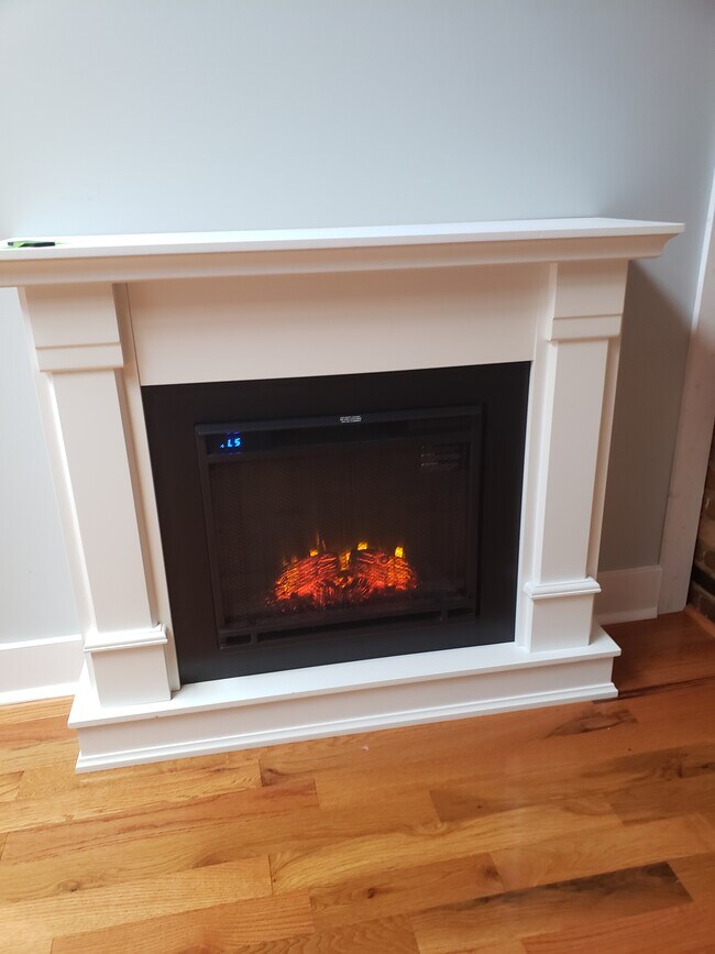 atmosphere with a remote controlled fireplace - 116 S Saginaw St