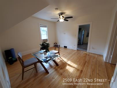 Building Photo - 2509 E 22nd St