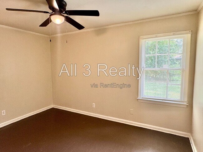 Building Photo - 3727 Audubon Rd