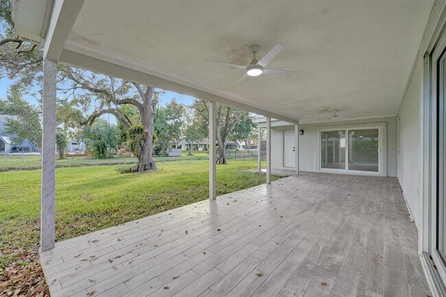 Building Photo - 11600 NW 26th St