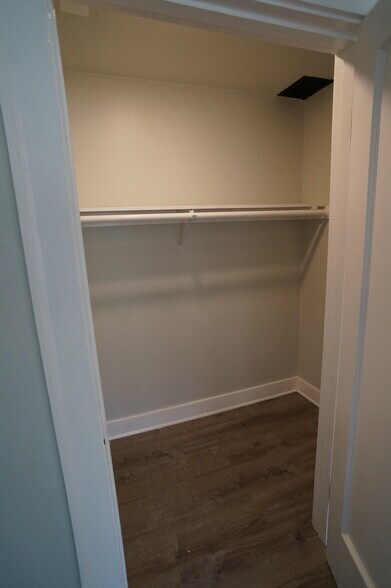 Building Photo - 766 Belmont Ave E