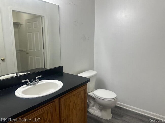 Building Photo - 3581 Reeves Dr