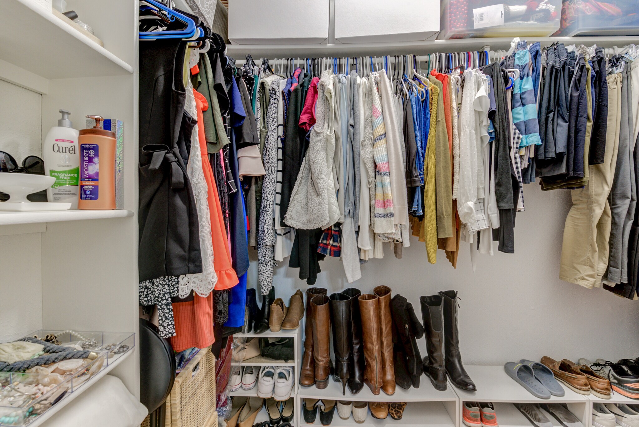 Building Photo - 704 Bering Dr