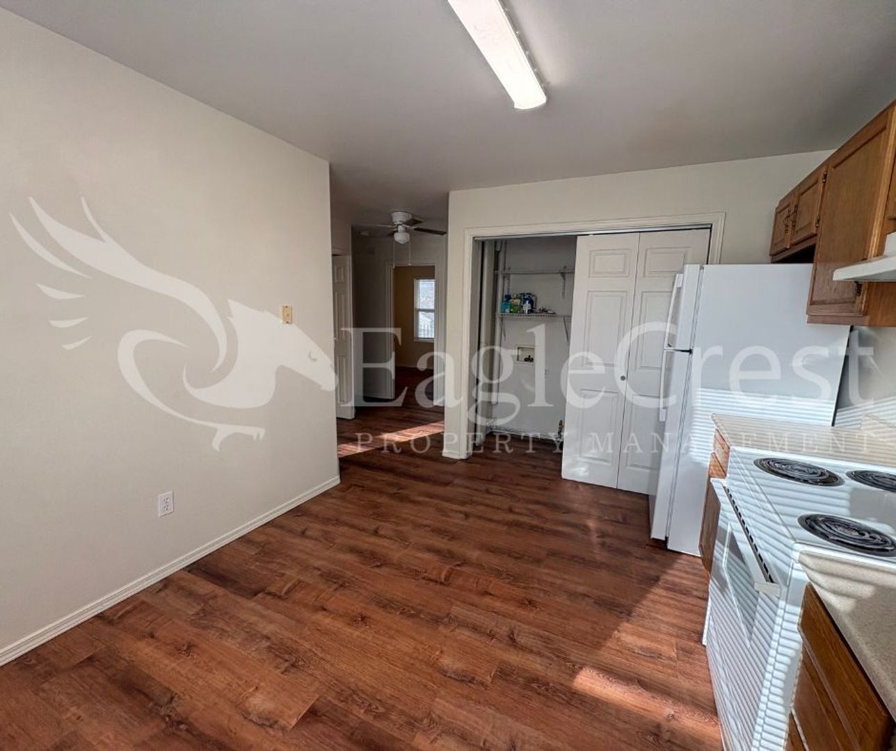 Building Photo - 706/708SCollege