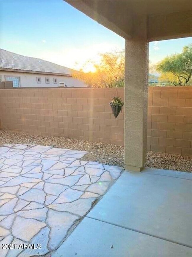 Building Photo - Rare 5-Bedroom Rental with Designer Kitchen and Community Pool