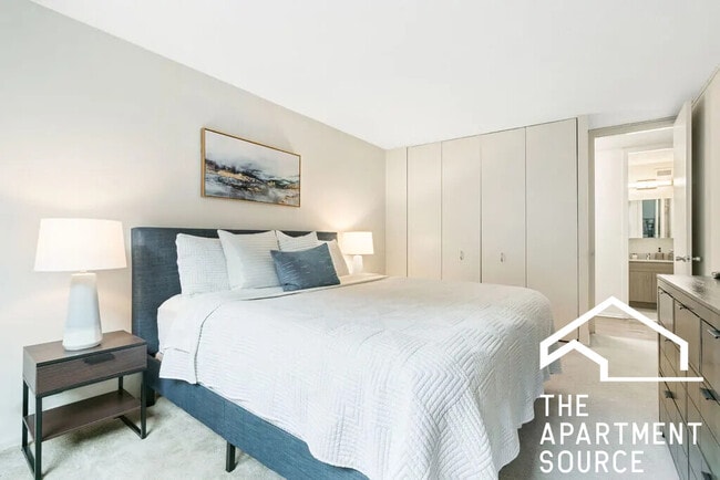 Building Photo - 1130 N Dearborn St