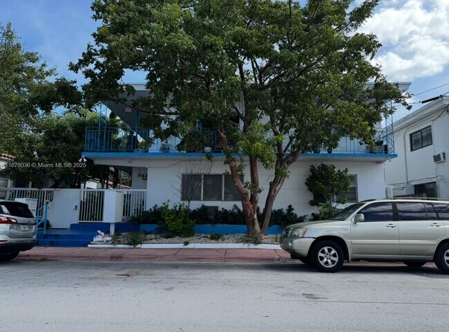 Building Photo - 7717 Byron Ave