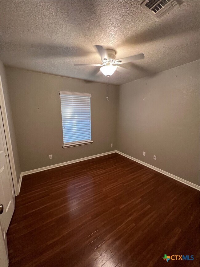 Building Photo - 1241 Rapids Rd