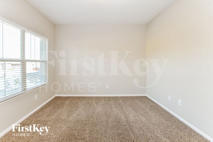 Building Photo - 625 Stanmire Lake Trl