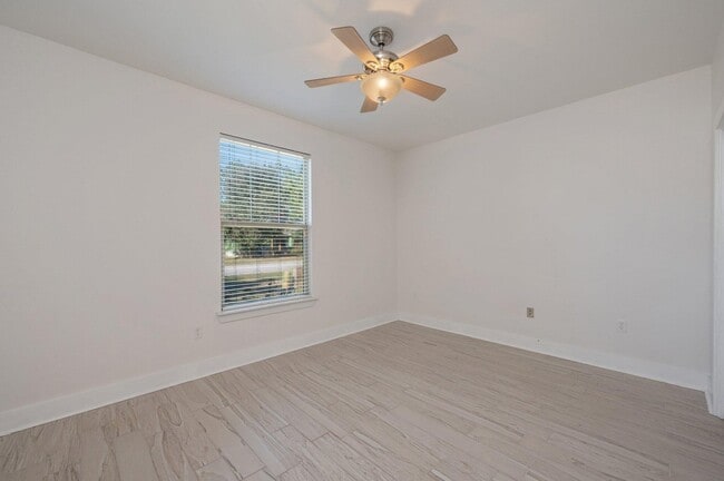 Building Photo - 113 Perimeter Pl