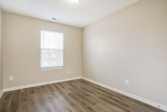 Building Photo - 230 Appsmill Pl