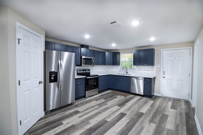 Building Photo - 20571 Lodge Rd