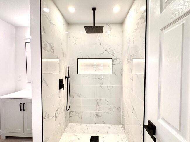 Building Photo - 1515 Madison St