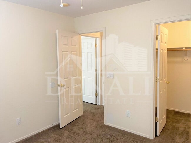 Building Photo - 31443 N Cactus Dr