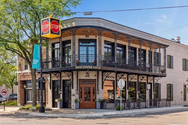 Building Photo - 1300 Maryland St