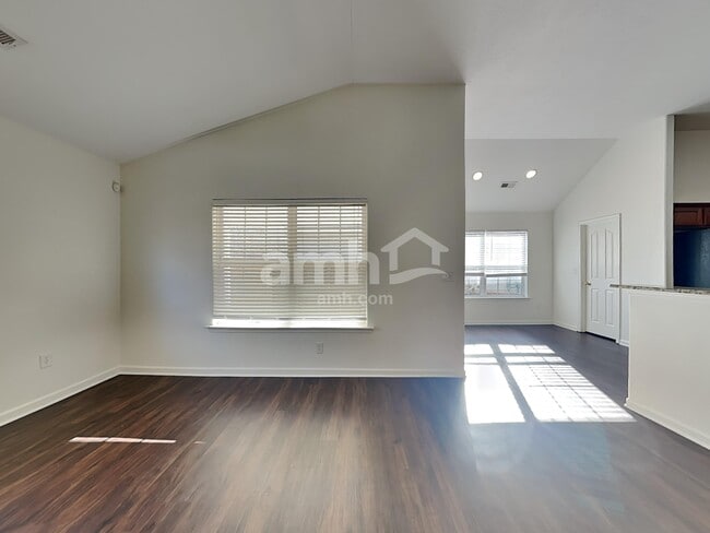 Building Photo - 16 Slow Creek Dr