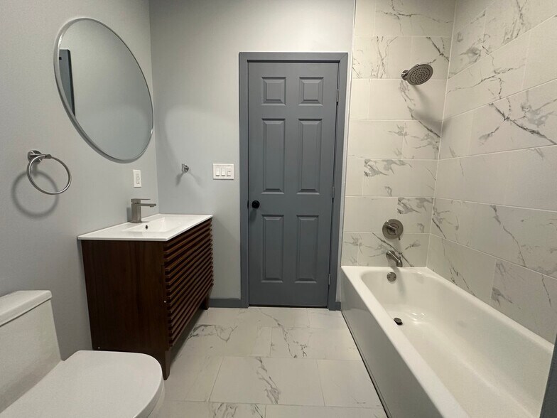 Building Photo - 2552 Brownsville Rd