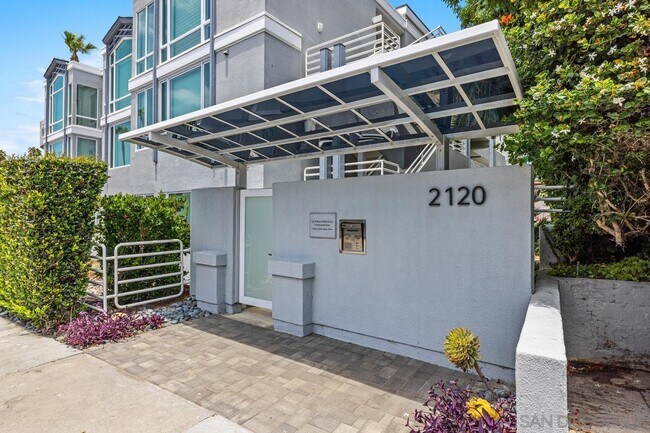 Building Photo - 2120 Vallecitos