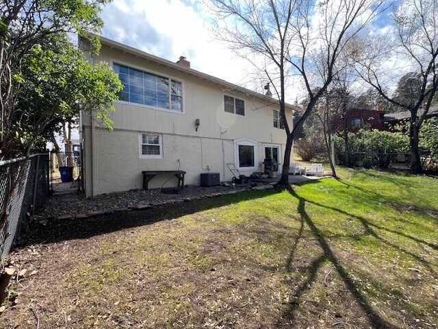Building Photo - 1228 Saint Andrew St