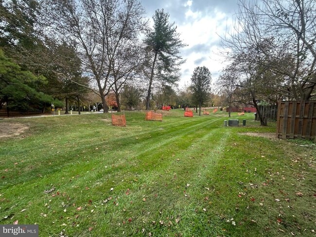 Building Photo - 7051 Knighthood Ln