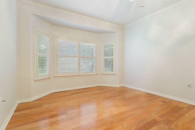 Building Photo - 102 Teacup Cove