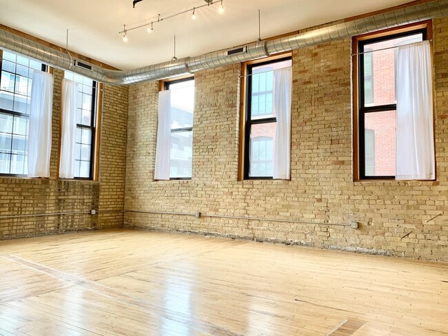 Building Photo - 1017 S 2nd St