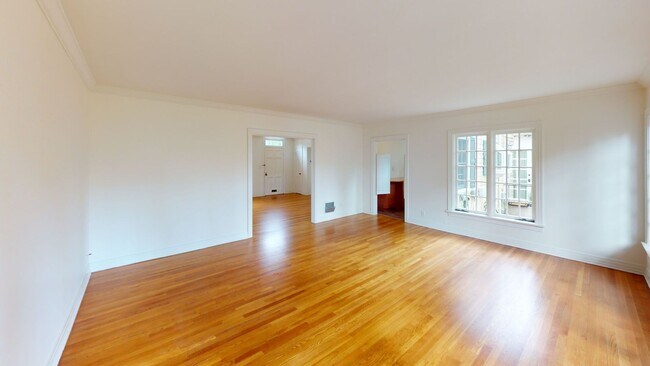 Building Photo - Charming Cape Cod Home | Hardwood Flooring