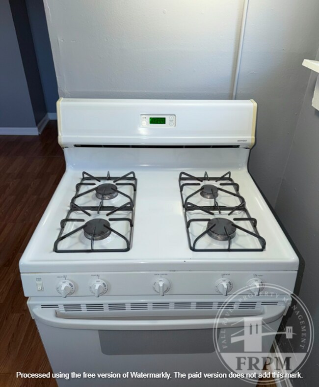 Building Photo - 1272 Pleasant St