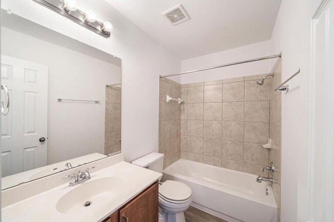 Building Photo - 1600 Big Thicket Dr