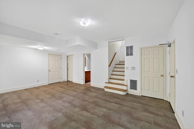Building Photo - 4532 Broad Branch Rd NW