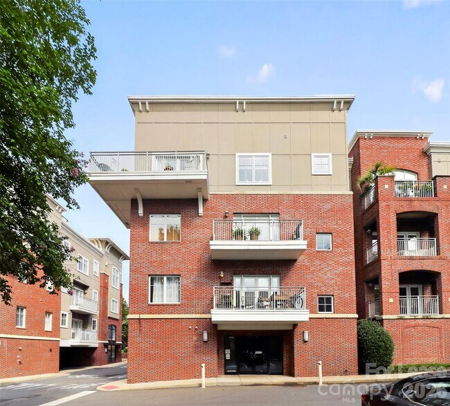 Building Photo - 1829 Kenilworth Ave