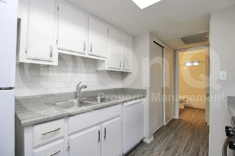 Building Photo - 3002 E Waltann Ln