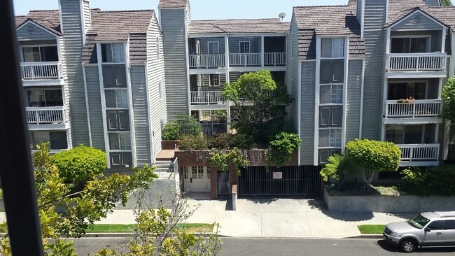 Exterior - 11672 Rochester Ave