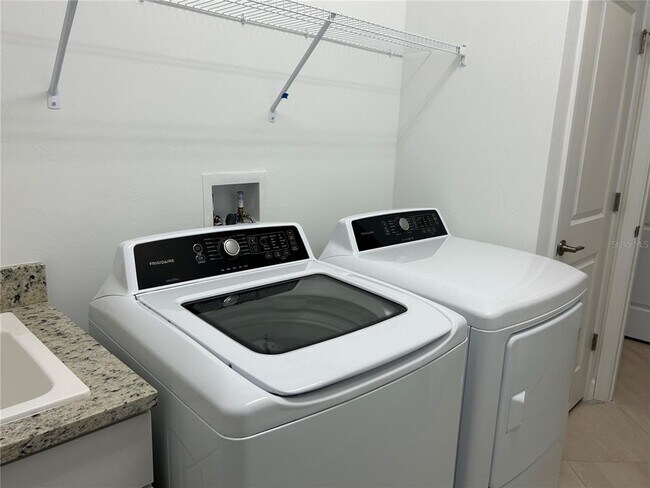 Building Photo - 15513 White Linen Dr