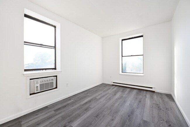 Building Photo - 415-417-417 Central Ave