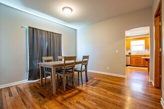 Building Photo - Cute 3 Bedroom / 1 Bath Home in Fremont!