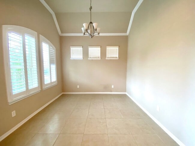 Building Photo - 2007 Post Oak Ct