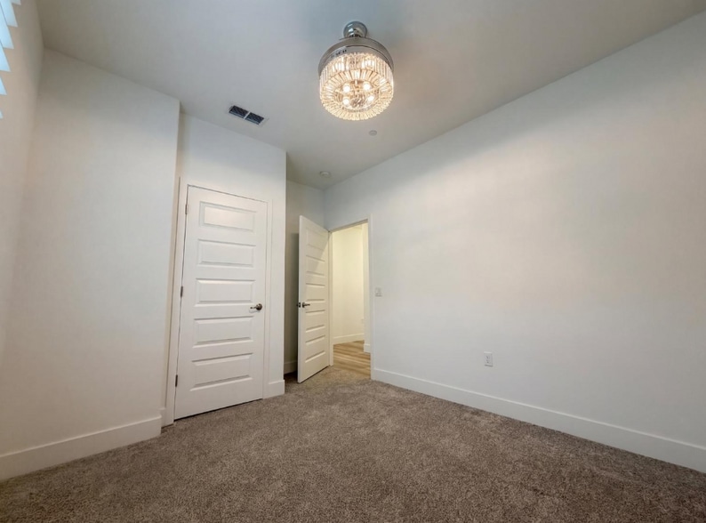 Building Photo - 914 Lucent St