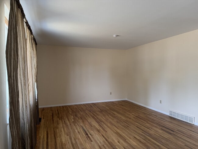 Building Photo - 1133 Wooten Rd