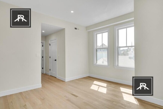 Building Photo - 4 bedroom in Brookline MA 02446