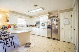 Building Photo - Great 3 bedroom 2 bathroom house in fantastic Location!