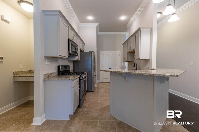 Building Photo - 660 Turquoise Dr