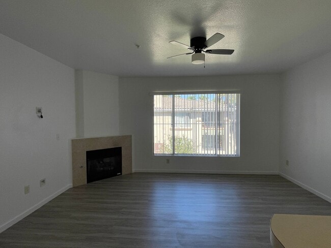 Building Photo - 7131 S Durango Dr