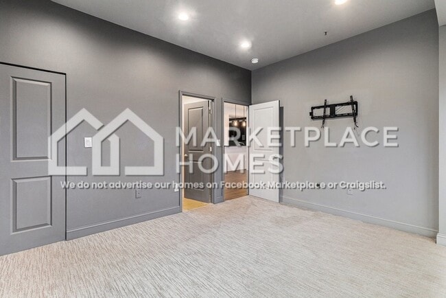 Building Photo - 300 Riverfront Dr