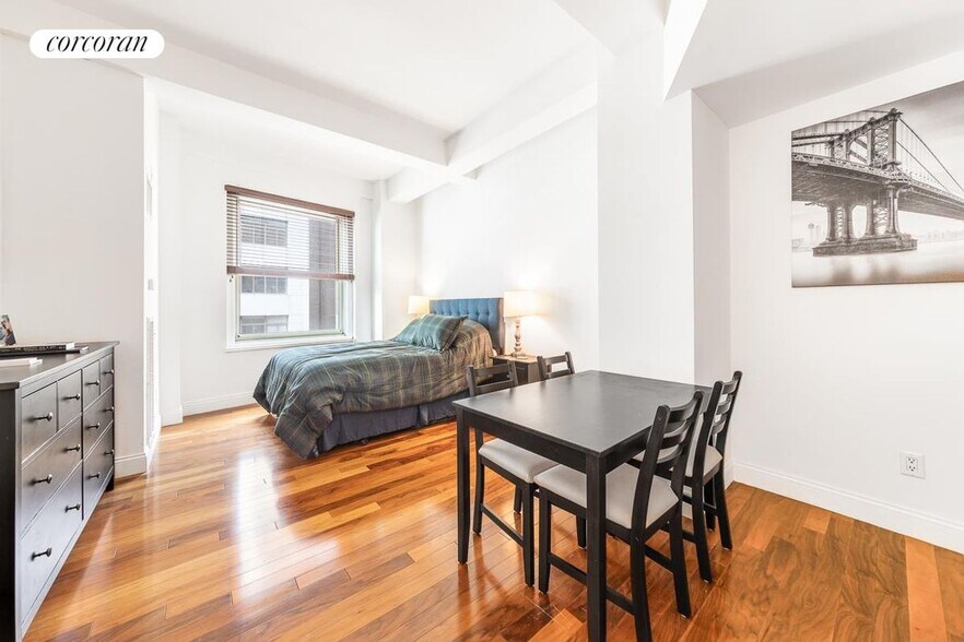 Primary Photo - 88 Greenwich St