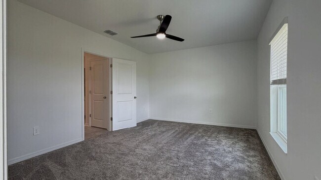 Building Photo - 1240 Tyler Lp