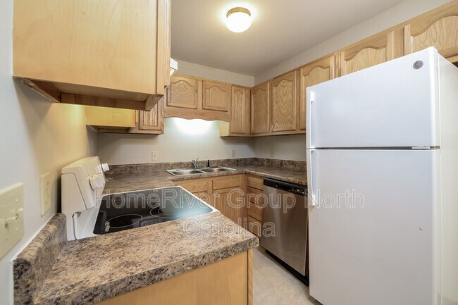 Building Photo - 304 Walnut Hollow Ct